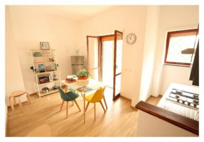Cozy Coastal Gateway Lido Di Ostia